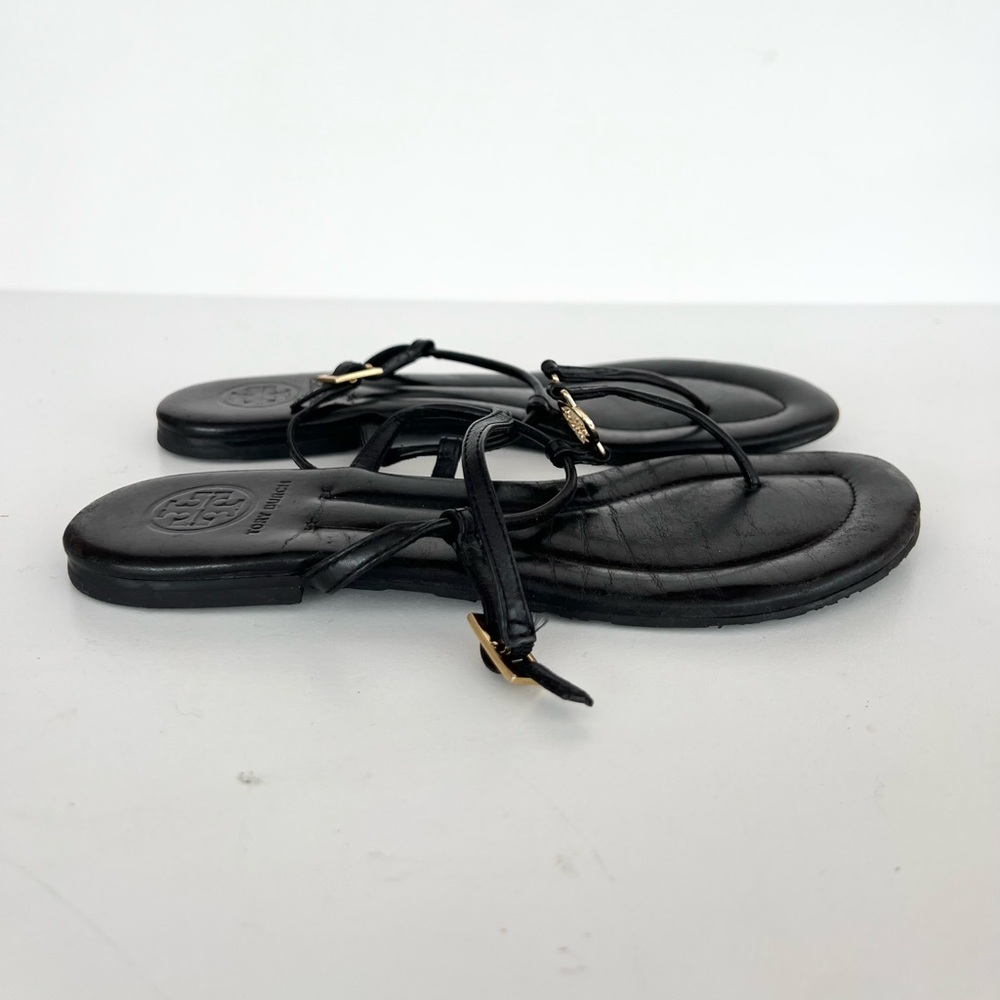 Tory Burch Emmy T-Strap Leather Sandals in Black with Gold Logo, size 6M - Picture 2 of 9